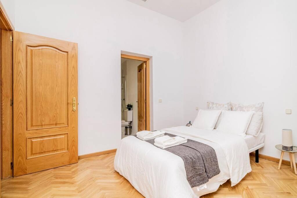 Bello Apartamento En Centro De Madrid, C/Infantas 1-3 By Batuecas Kültér fotó